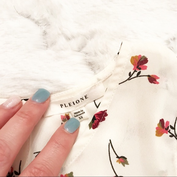 Pleione Floral Open Scallop Tank - Picture 2 of 6